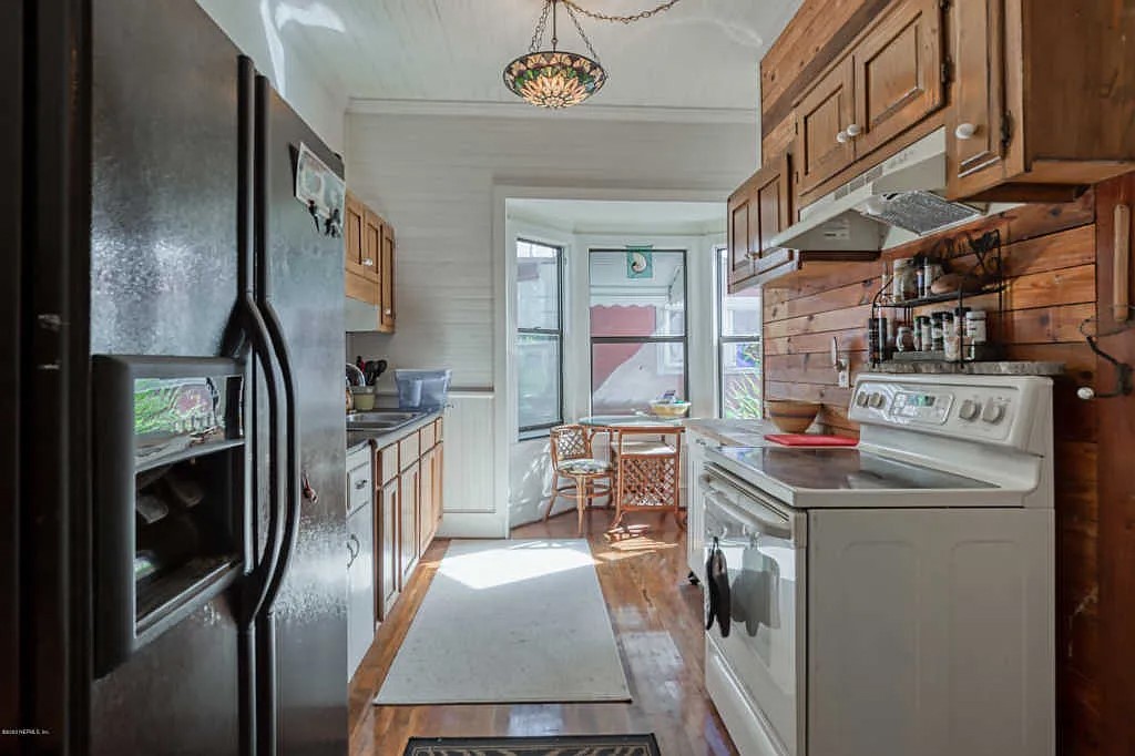 324 South 9th Street Fernandina Beach, FL 32034 - Photo 3 of 4