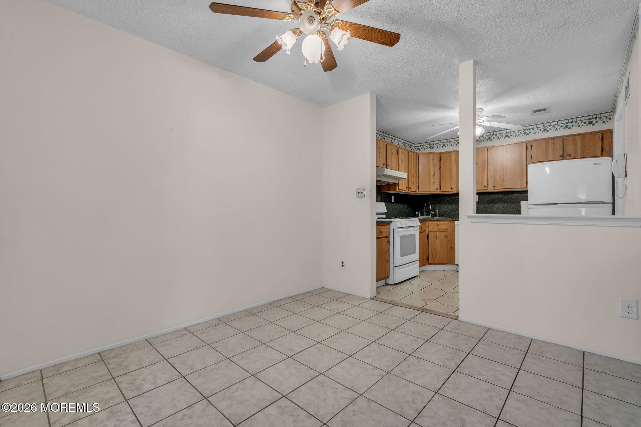 161 Frontier Way Tinton Falls, NJ 07753 - Photo 5 of 19 5