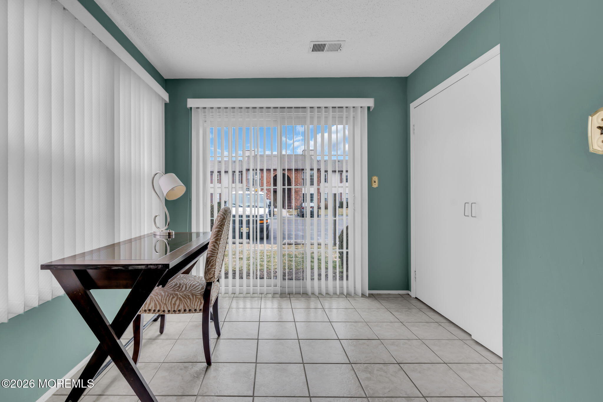 161 Frontier Way Tinton Falls, NJ 07753 - Photo 10 of 19 10