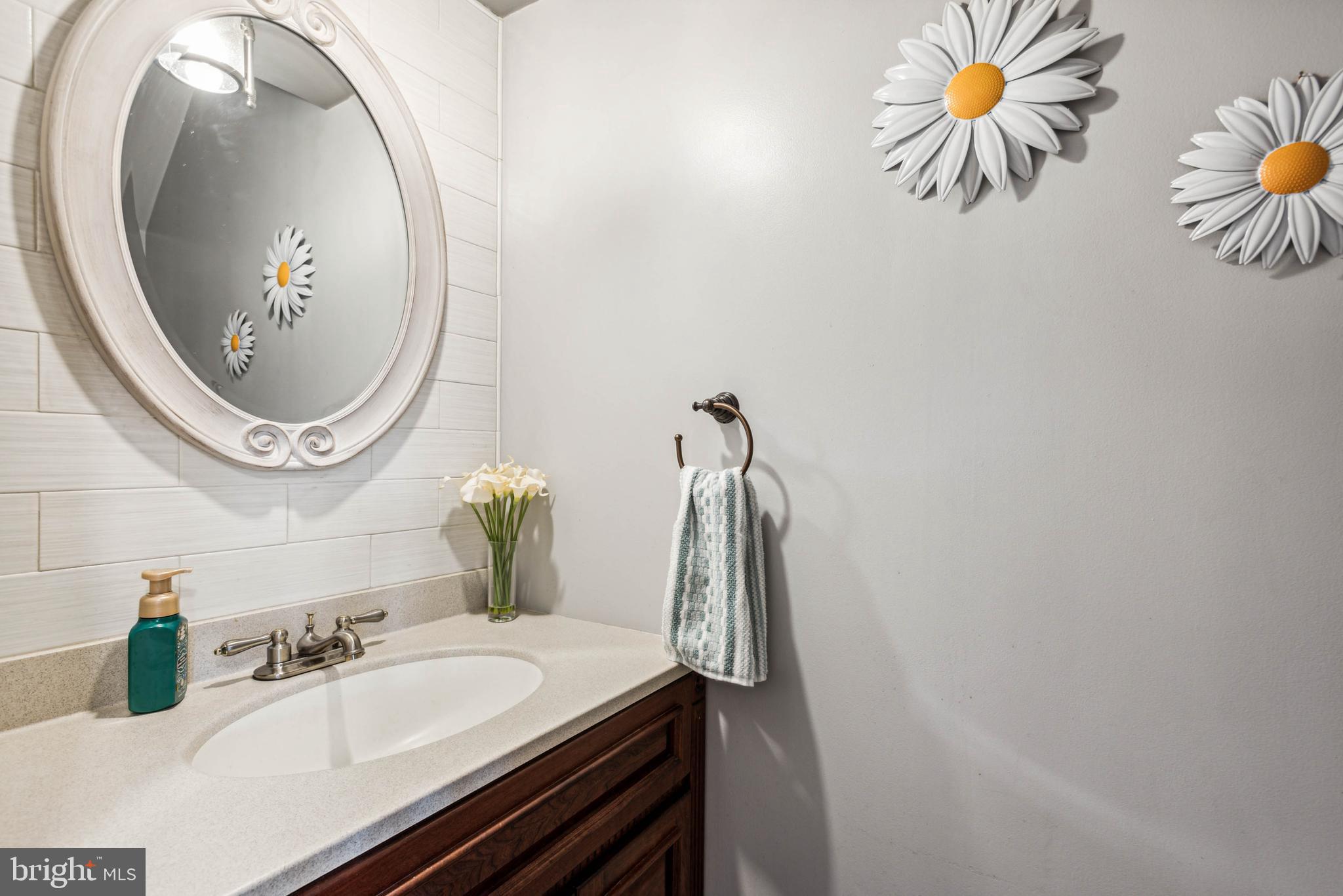 67 Edinburgh Road Blackwood, NJ 08012 - Photo 17 of 25 half bath
