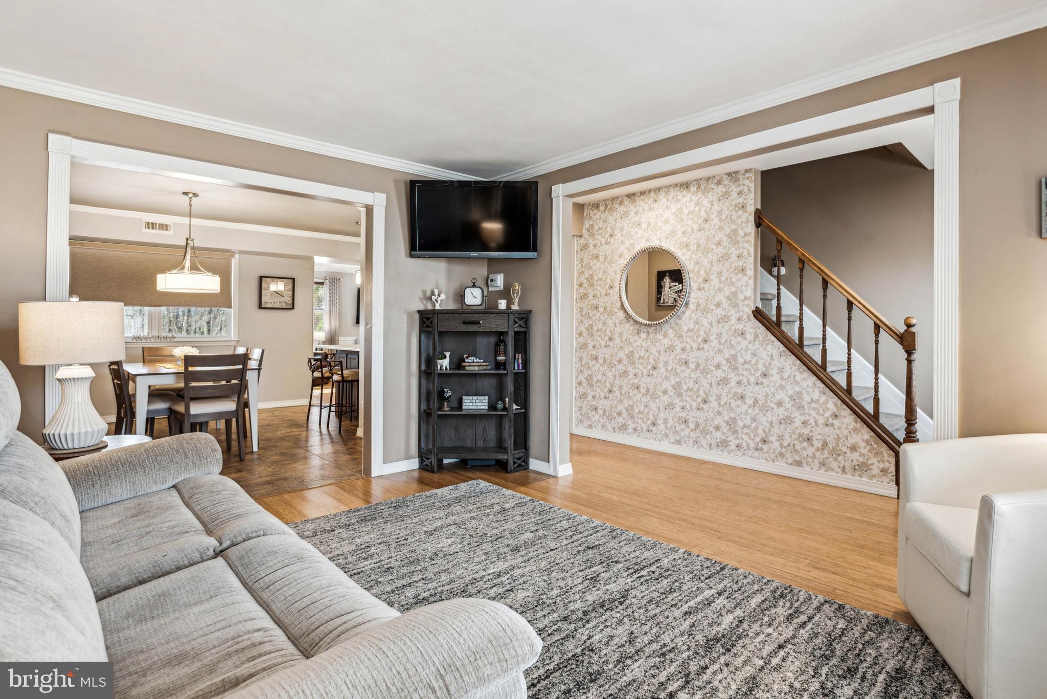 67 Edinburgh Road Blackwood, NJ 08012 - Photo 5 of 25 living room