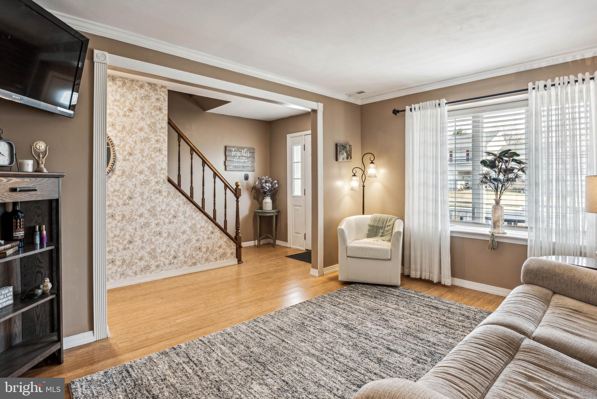 67 Edinburgh Road Blackwood, NJ 08012 - Photo 6 of 25 living room