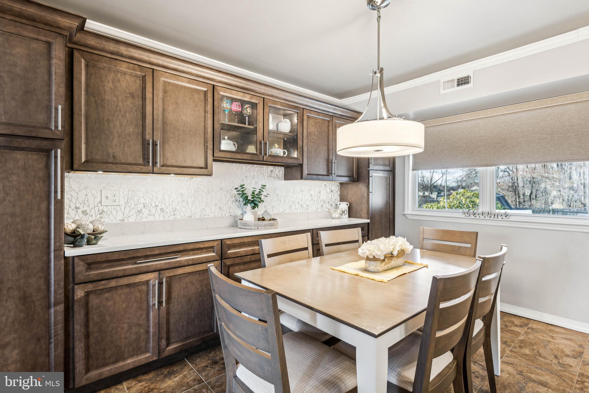 67 Edinburgh Road Blackwood, NJ 08012 - Photo 9 of 25 Dining room