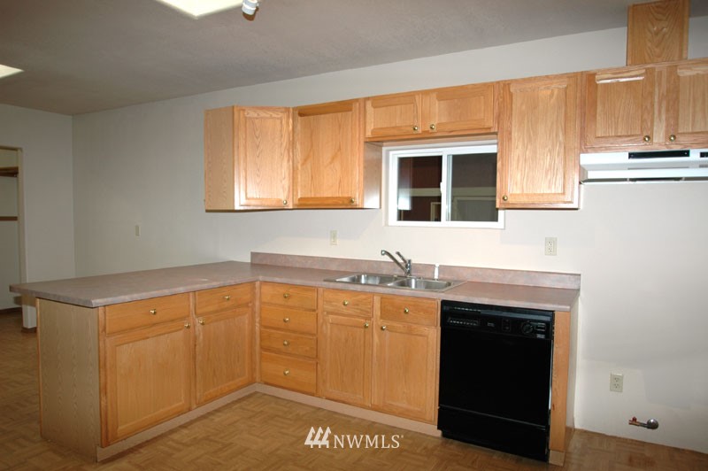 18420 Nutmeg Street Southwest Rochester, WA 98579 - Photo 4 of 5