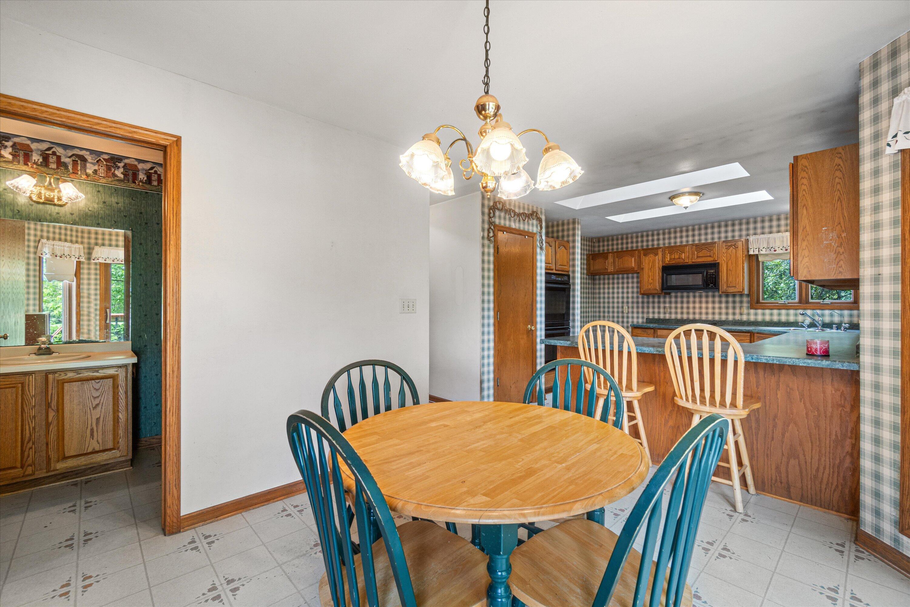 22302 Church Road Dover, WI 53139 - Photo 20 of 80 Dining Area