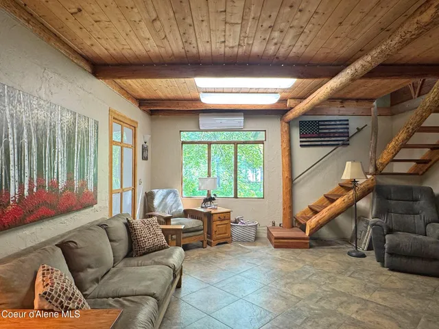 $860,000 | 197 Berry Hill, Cocolalla, ID 83813