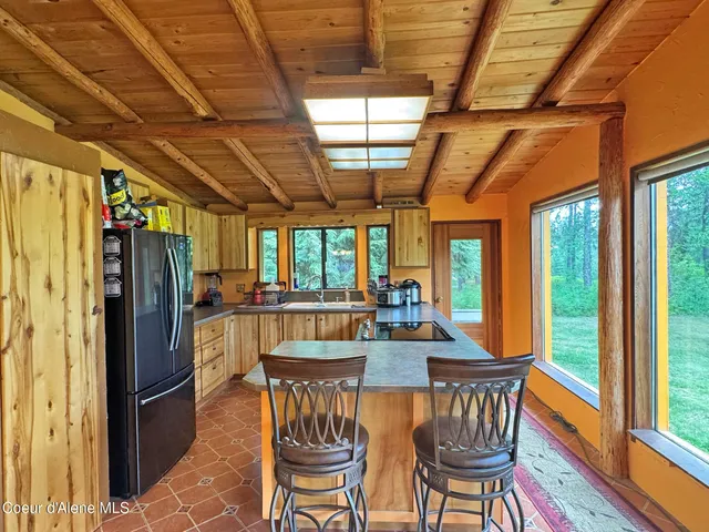 $860,000 | 197 Berry Hill, Cocolalla, ID 83813