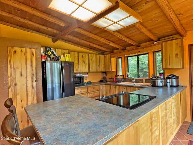 $860,000 | 197 Berry Hill, Cocolalla, ID 83813