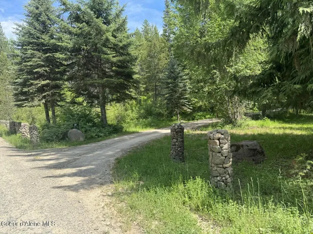 $860,000 | 197 Berry Hill, Cocolalla, ID 83813