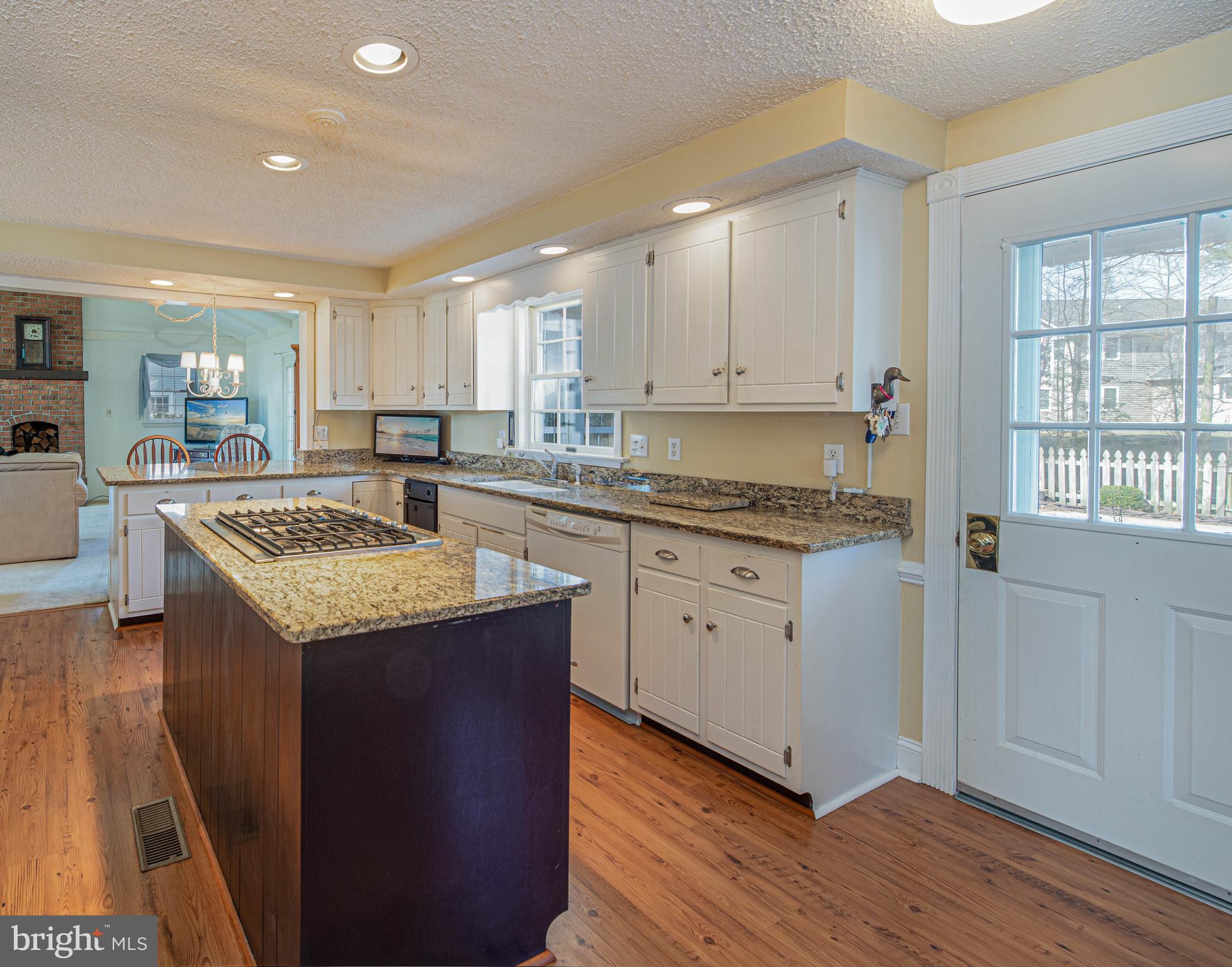 41 Lighthouse Road Selbyville, DE 19975 - Photo 11 of 35 Kitchen has hardwood floors