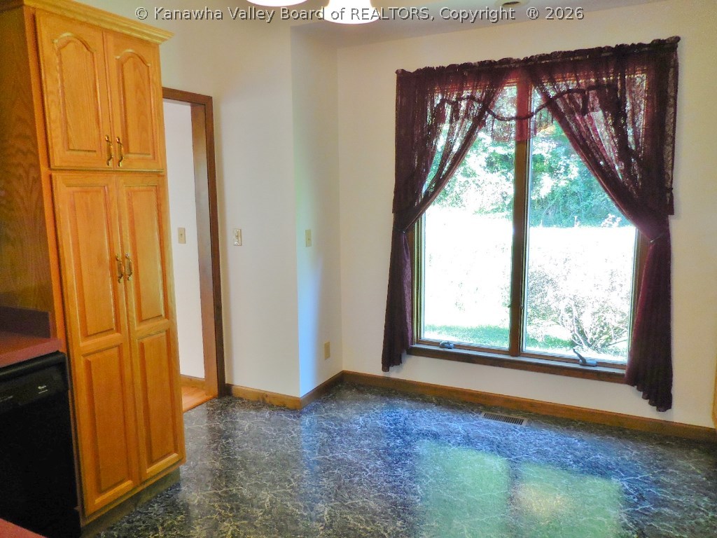 1003 Fishers Fork Road Charleston, WV 25312 - Photo 7 of 30 Gallery Image 7