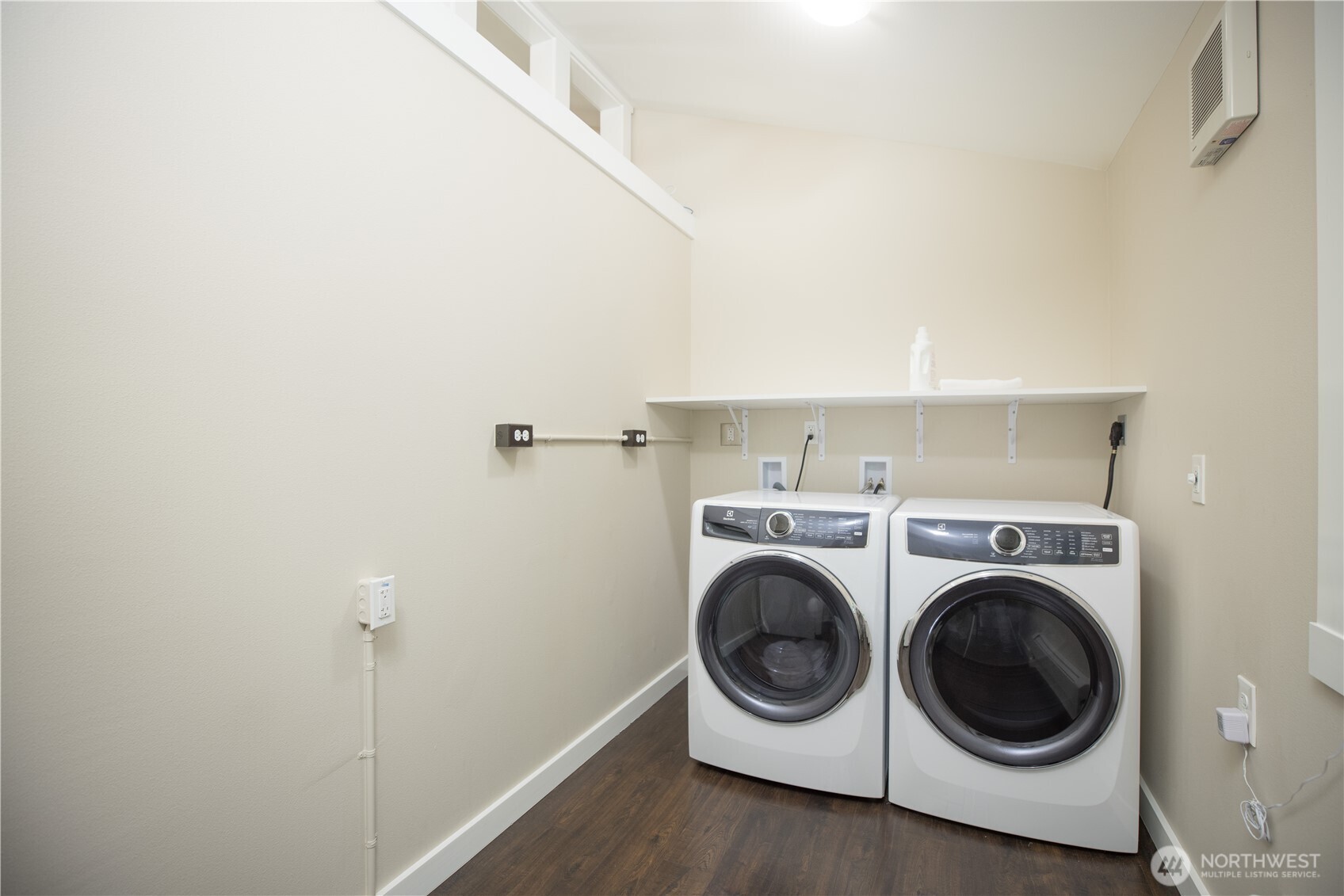 254 Simpson Road Sequim, WA 98382 - Photo 13 of 40 a utility room with dryer and washer