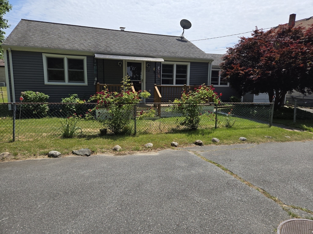18 Grant Street Acushnet, MA 02743 - Photo 2 of 29