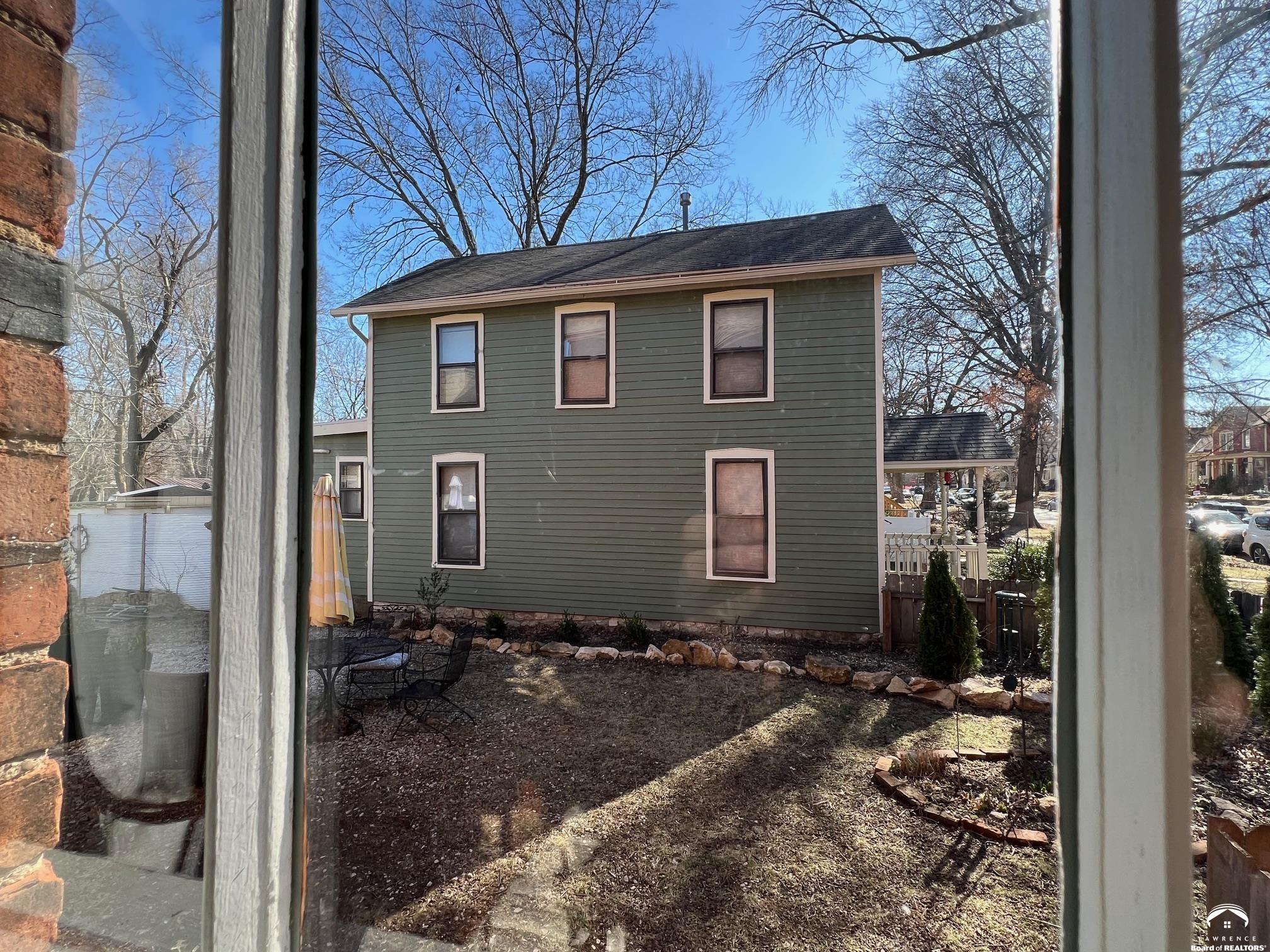 904 Rhode Island Street Lawrence, KS 66044 - Photo 15 of 73