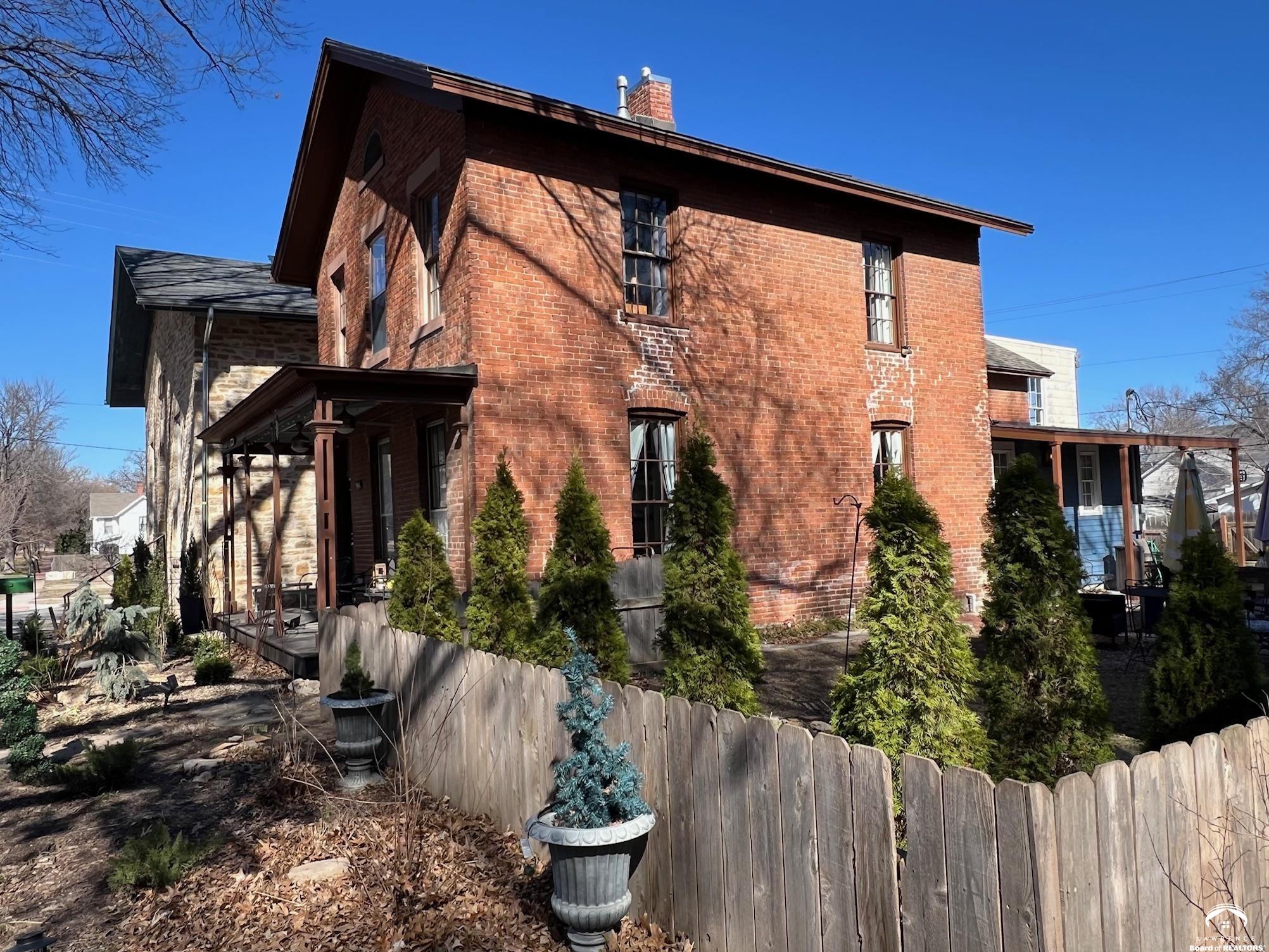904 Rhode Island Street Lawrence, KS 66044 - Photo 2 of 73