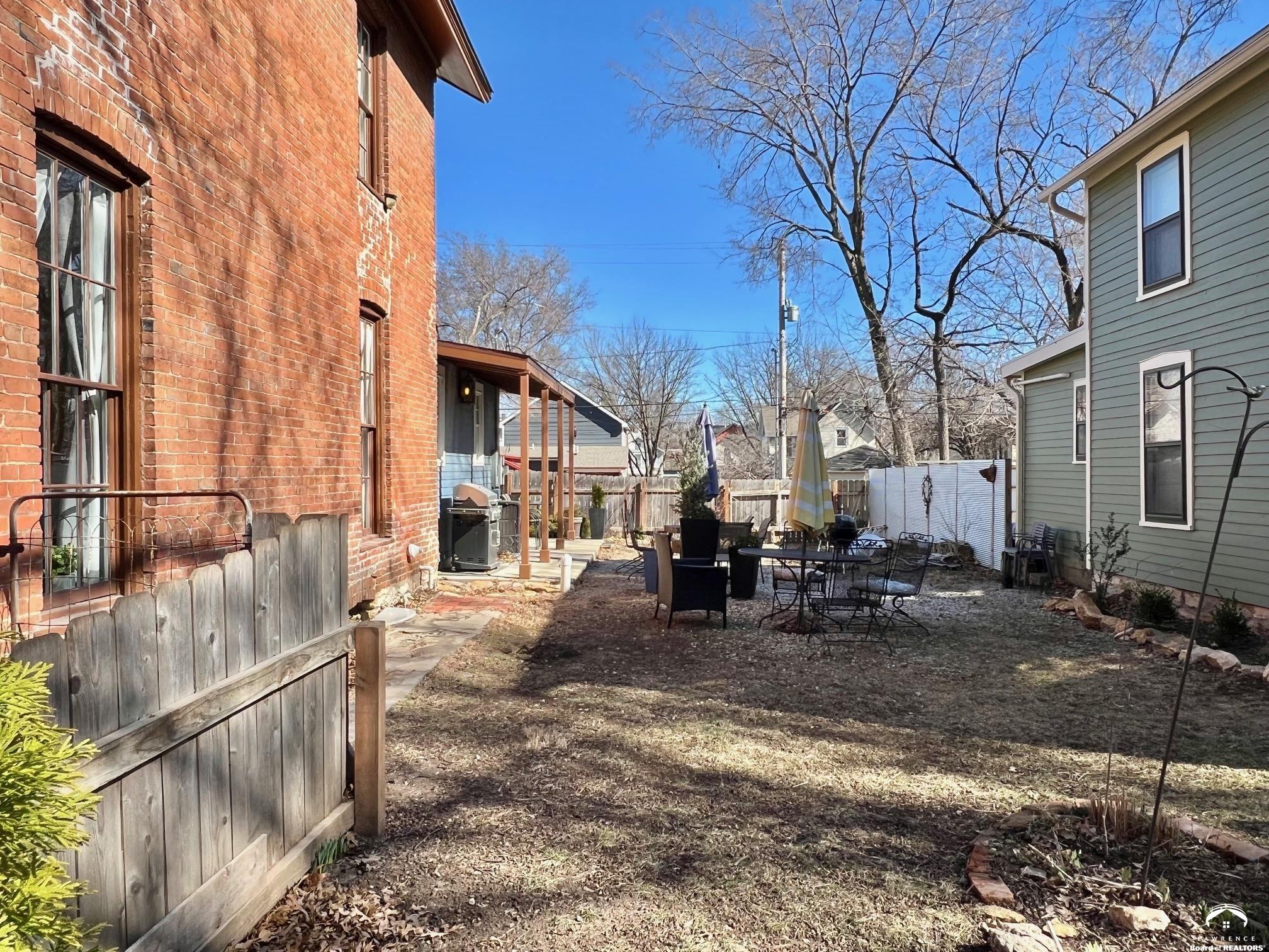 904 Rhode Island Street Lawrence, KS 66044 - Photo 4 of 73