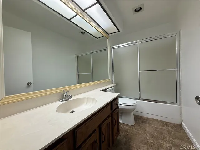 $2,000 | 242 East Fern Avenue, Unit 103, Redlands, CA 92373