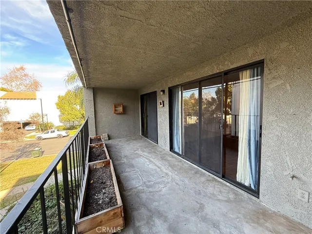 $2,000 | 242 East Fern Avenue, Unit 103, Redlands, CA 92373