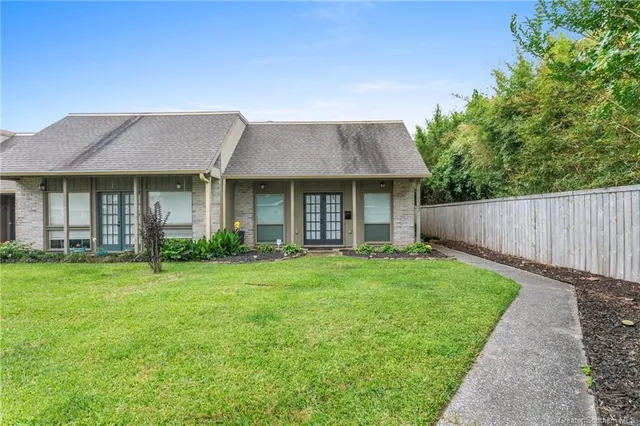 $199,000 | 725 Blackman Street, Lake Charles, LA 70605