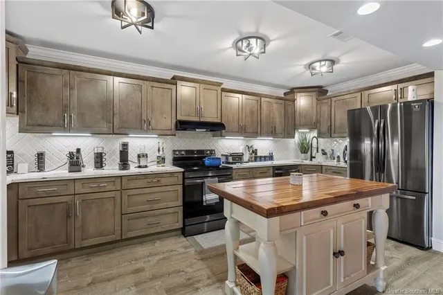 $199,000 | 725 Blackman Street, Lake Charles, LA 70605