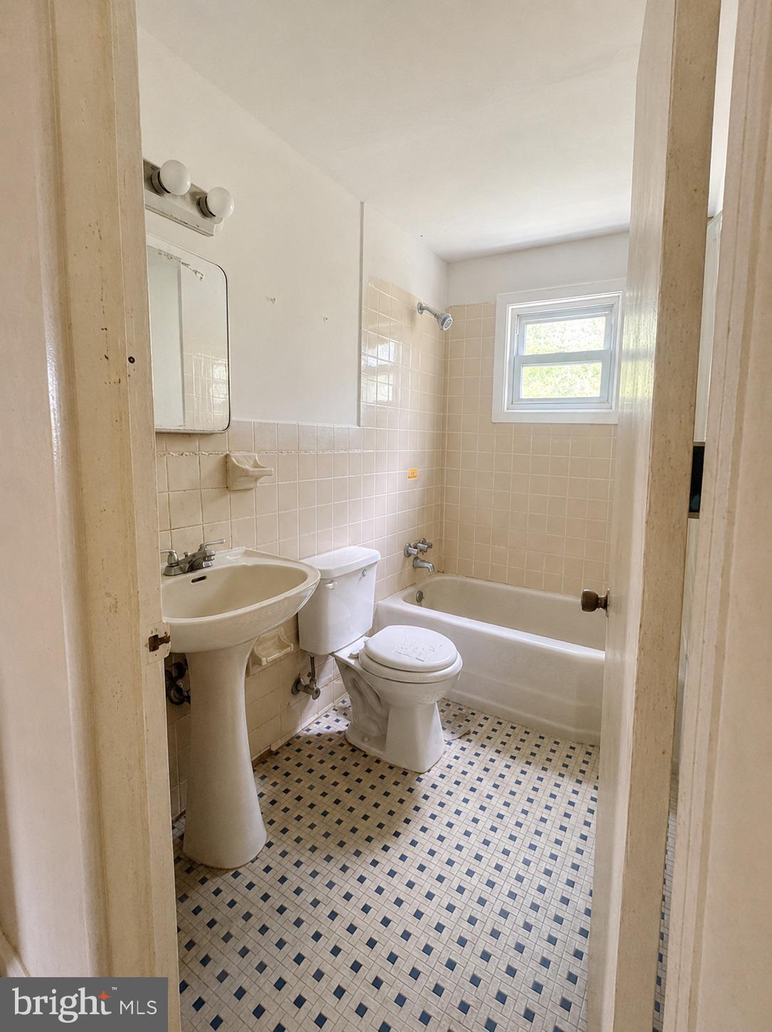 6725 Glenkirk Road Baltimore, MD 21239 - Photo 13 of 25 1st Full Bath