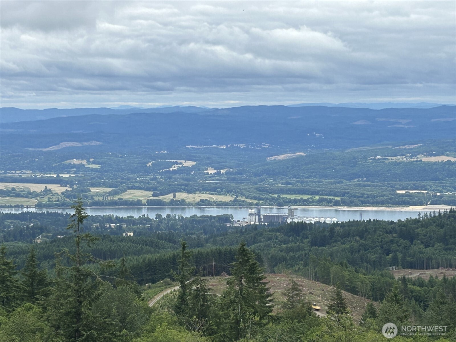 0 China Garden Road Kalama, WA 98625 - Photo 4 of 23 a view of lake with mountain