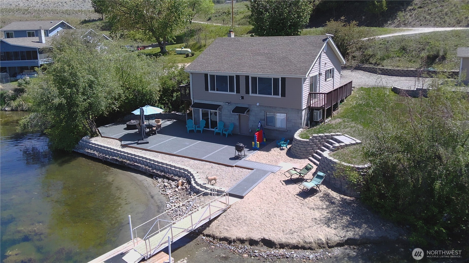 6 Marions Cove Road Republic, WA 99166 - Photo 28 of 33 an aerial view of a house with swimming pool and a yard