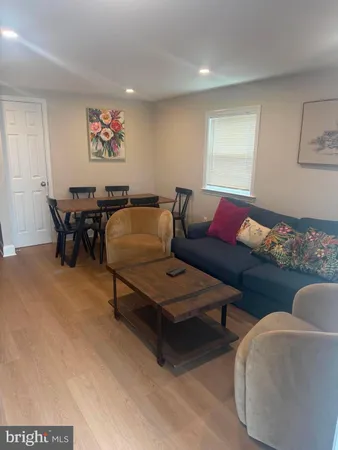 $1,700 | 120 West 4th Avenue, Unit 2, Ranson, WV 25438