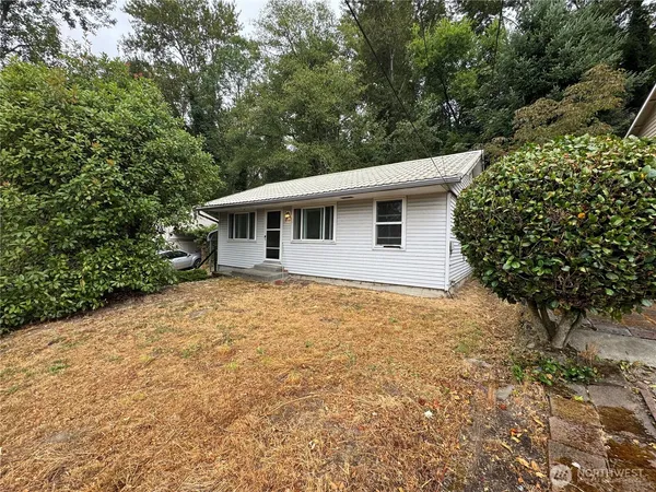 $1,800 | 3708 South Perry Street, Seattle, WA 98118