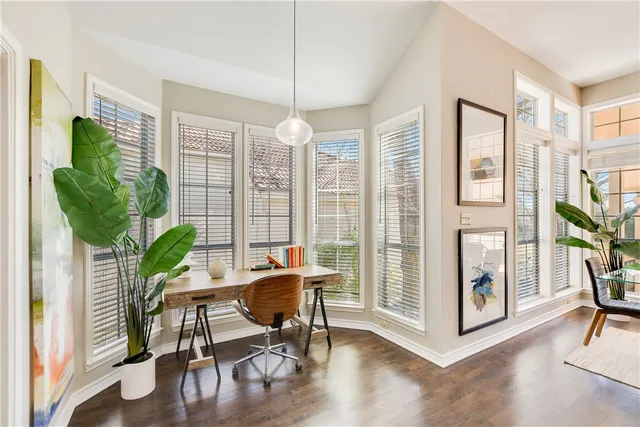 $670,000 | 7 Tourney Lane, The Hills, TX 78738