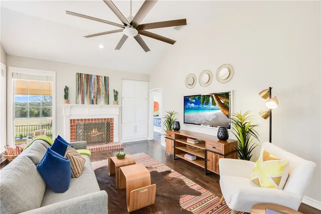 $670,000 | 7 Tourney Lane, The Hills, TX 78738