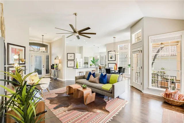 $670,000 | 7 Tourney Lane, The Hills, TX 78738