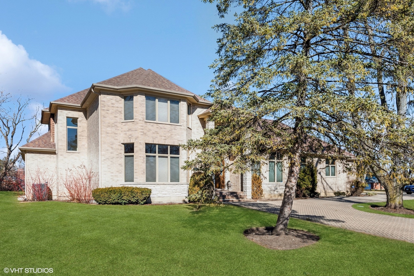 1930 Oakwood Road Northbrook, IL 60062 - Photo 2 of 34 Gallery Image 2