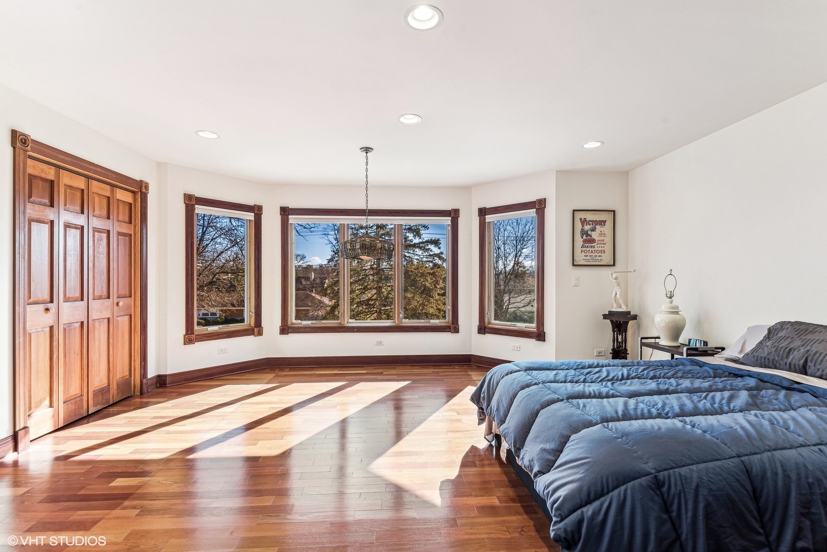 1930 Oakwood Road Northbrook, IL 60062 - Photo 21 of 34 Gallery Image 21