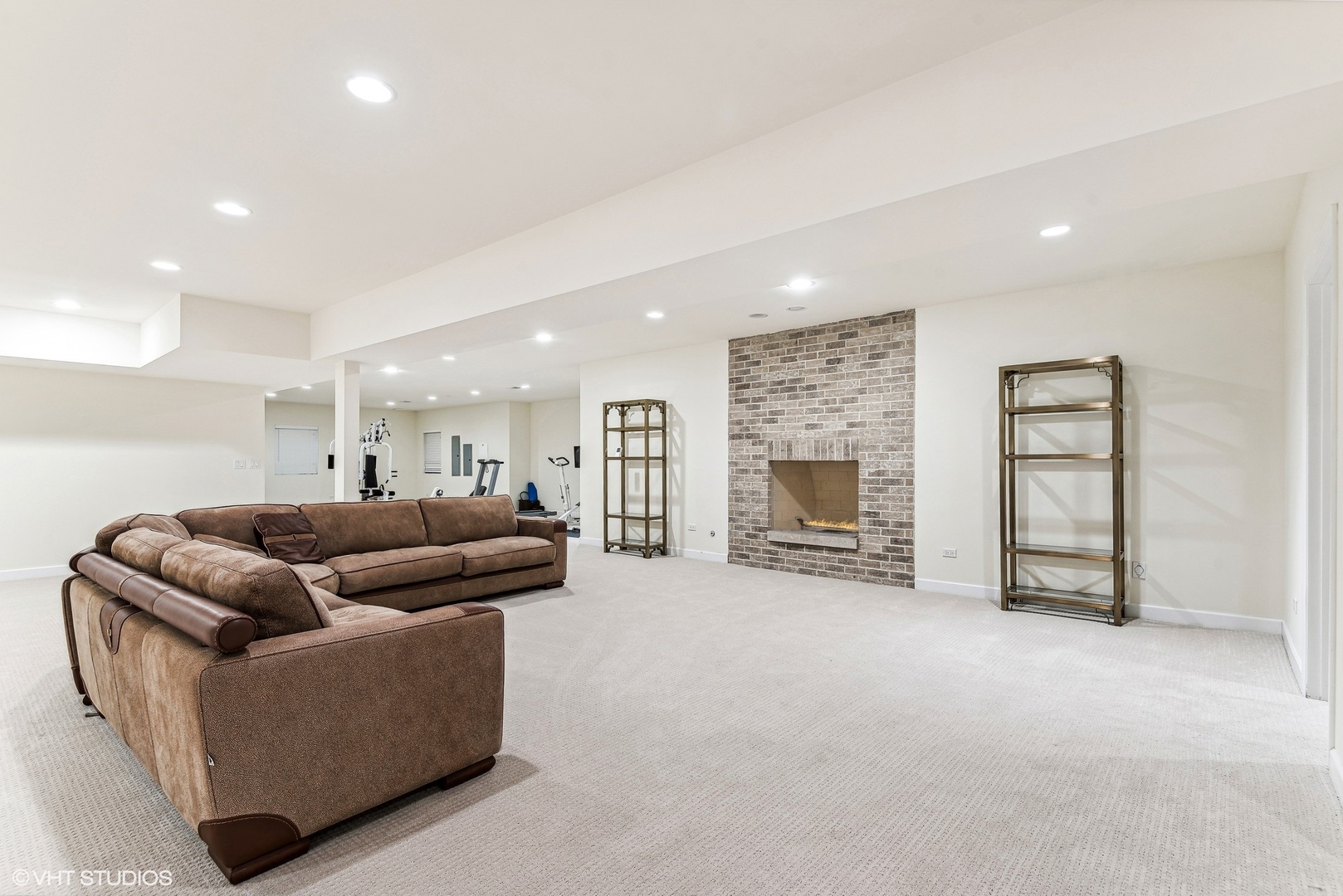 1930 Oakwood Road Northbrook, IL 60062 - Photo 24 of 34 Gallery Image 24