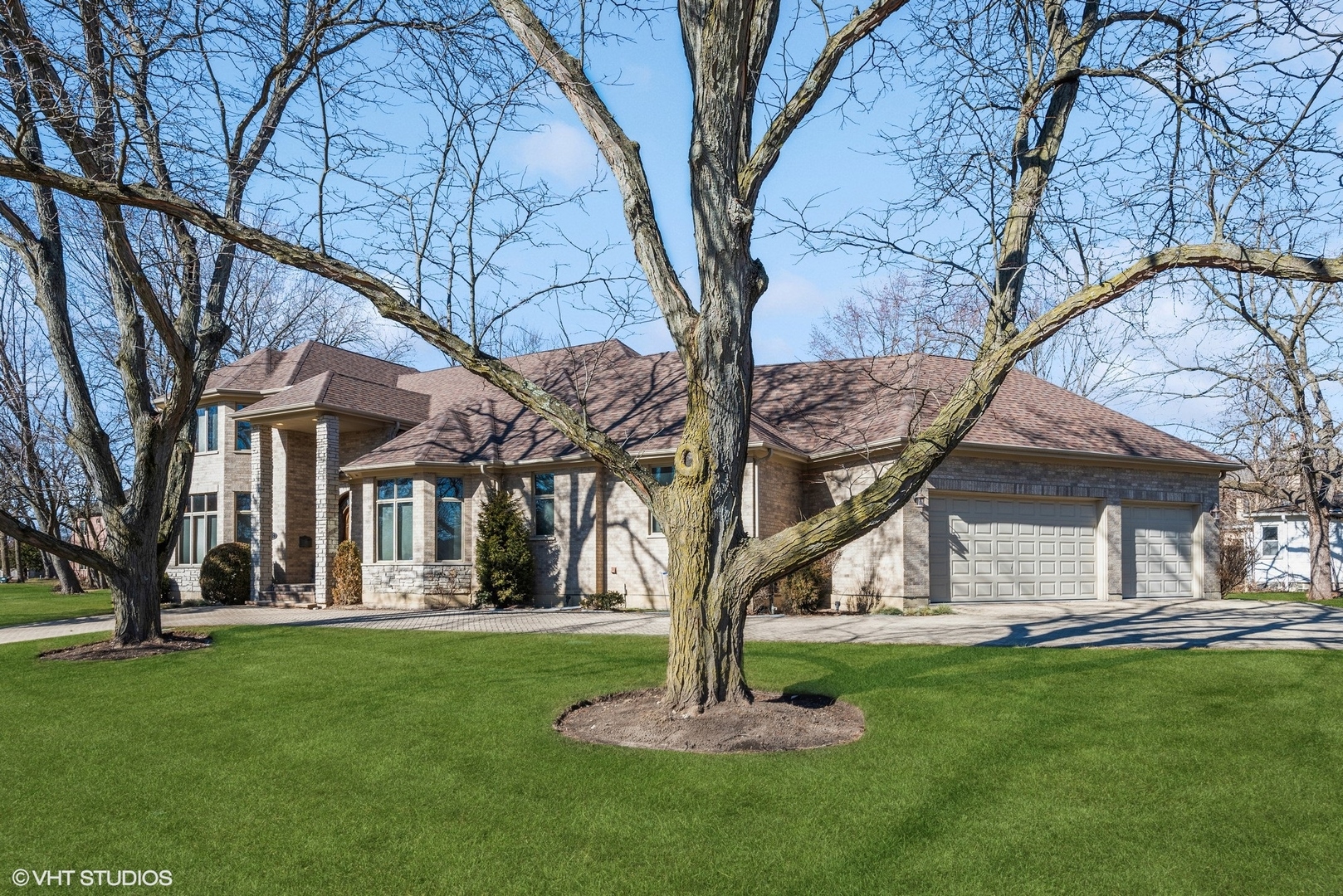 1930 Oakwood Road Northbrook, IL 60062 - Photo 3 of 34 Gallery Image 3