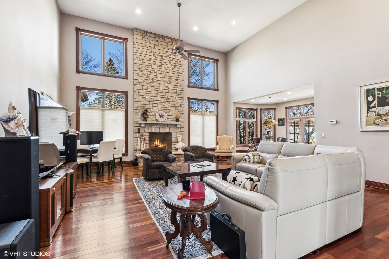 1930 Oakwood Road Northbrook, IL 60062 - Photo 7 of 34 Gallery Image 7