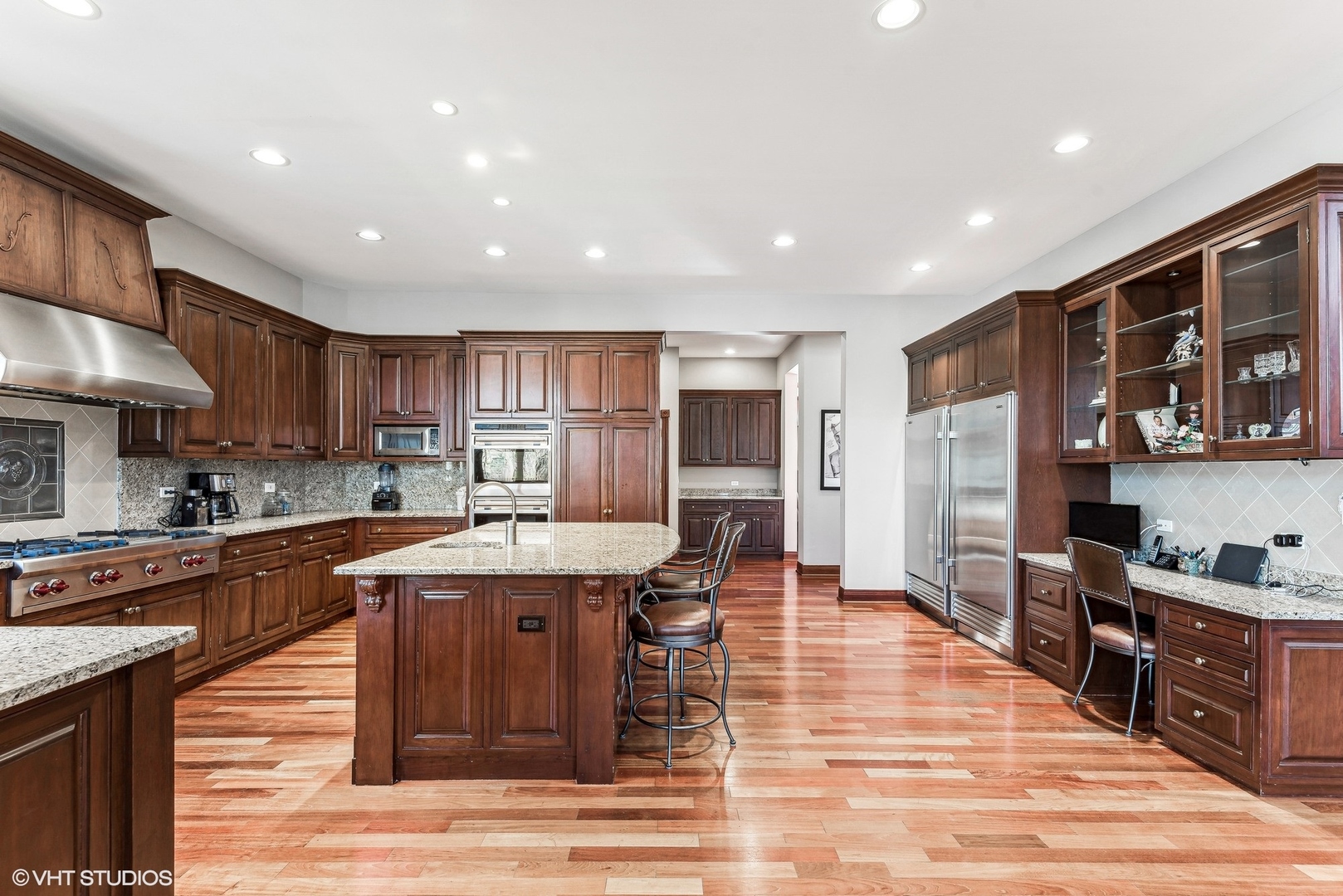 1930 Oakwood Road Northbrook, IL 60062 - Photo 9 of 34 Gallery Image 9