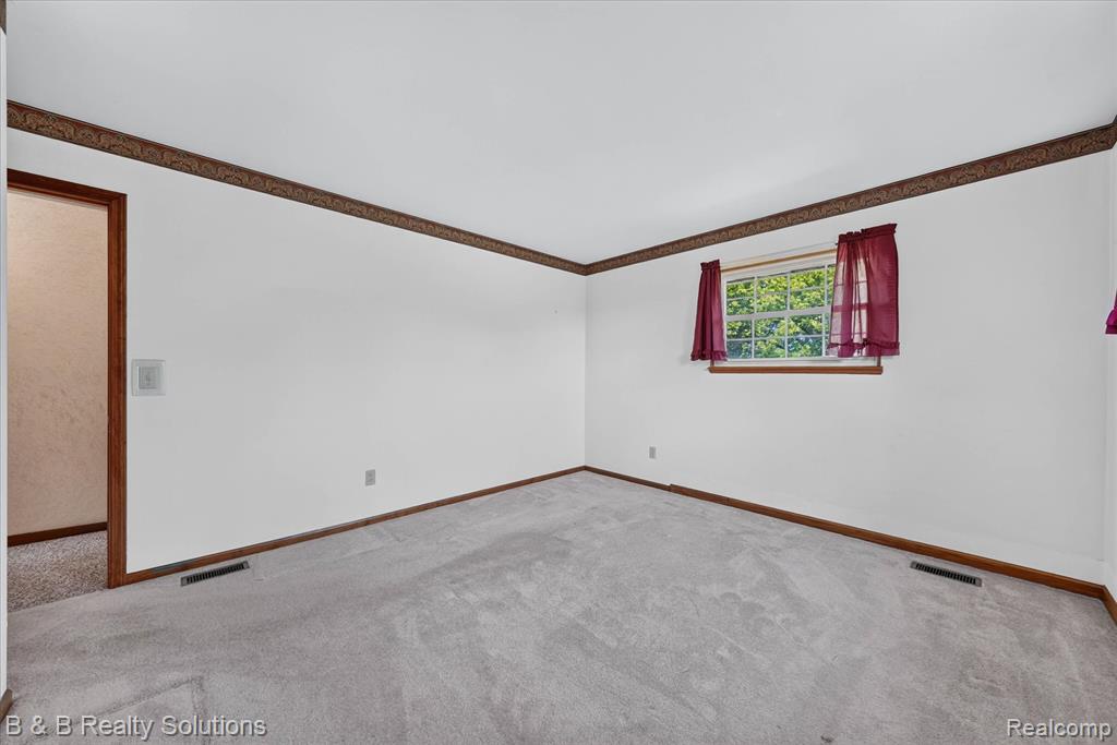 6605 Patrick Road North Branch, MI 48461 - Photo 23 of 44 Gallery Image 23