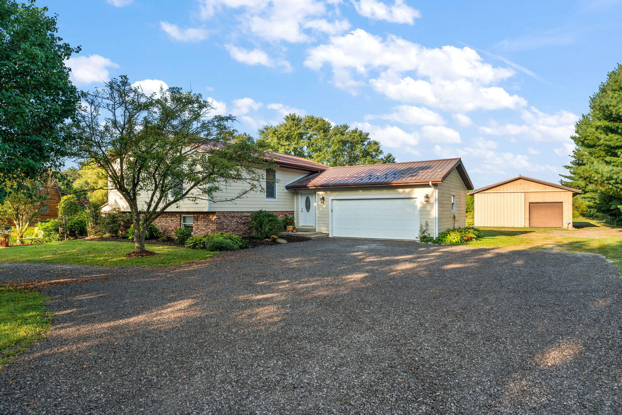 668 Old Suman Road Valparaiso, IN 46383 - Photo 1 of 45 2048x1365