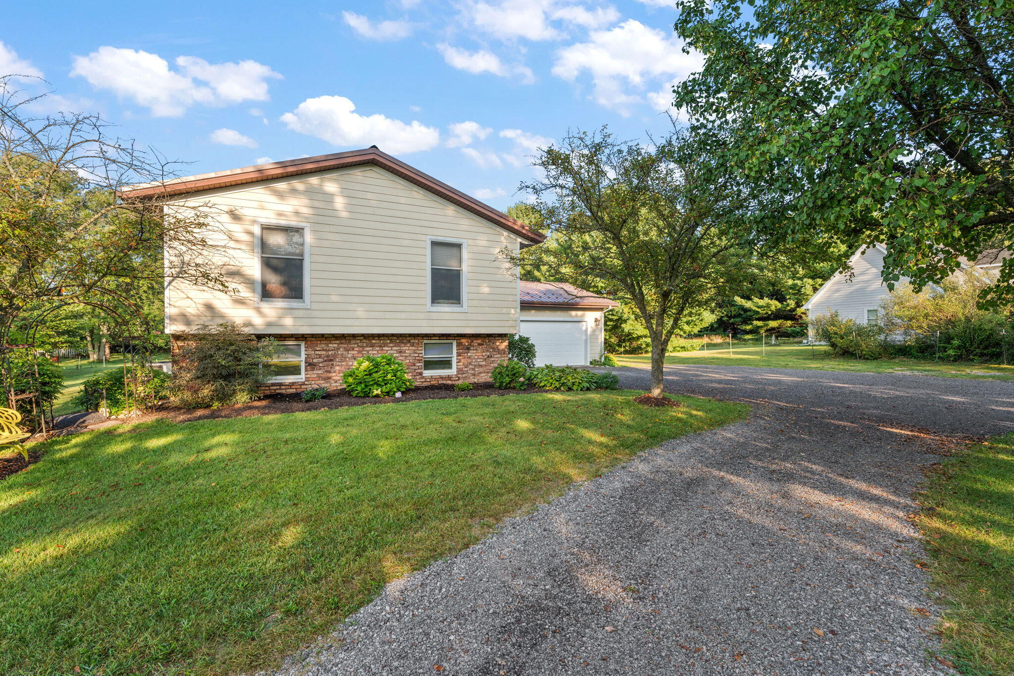 668 Old Suman Road Valparaiso, IN 46383 - Photo 35 of 45 2048x1365
