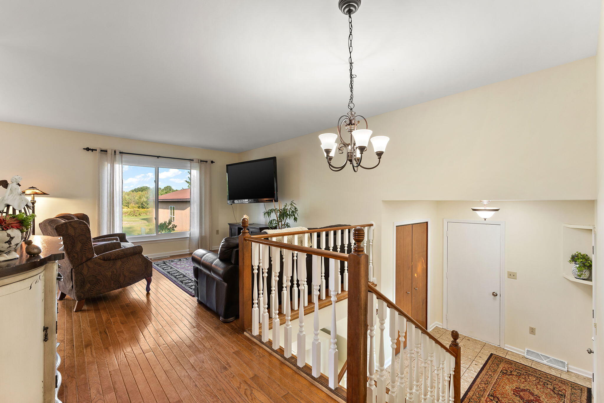 668 Old Suman Road Valparaiso, IN 46383 - Photo 7 of 45 2048x1365
