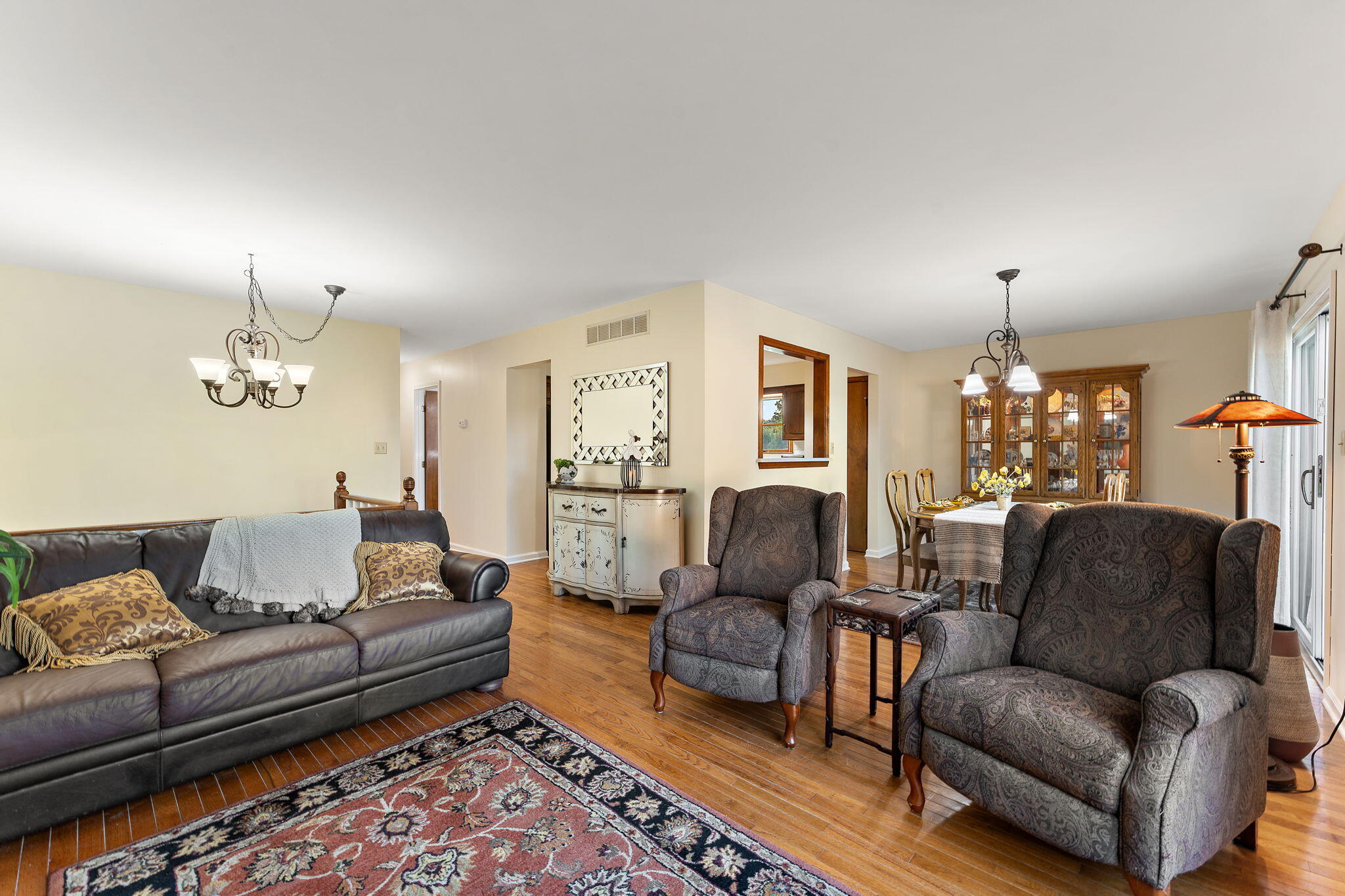668 Old Suman Road Valparaiso, IN 46383 - Photo 9 of 45 2048x1365