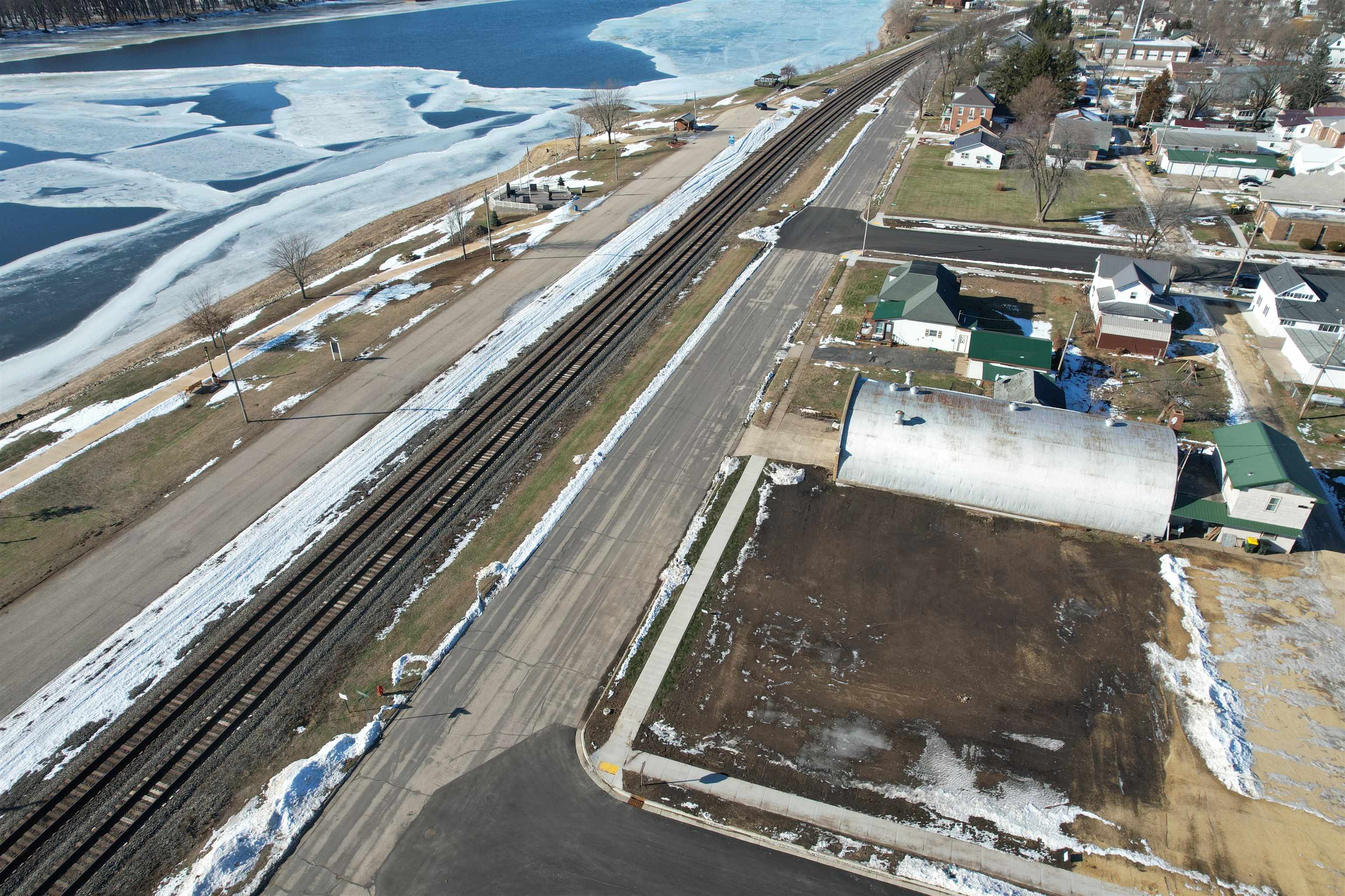 205 Frederic Street Cassville, WI 53806 - Photo 11 of 15