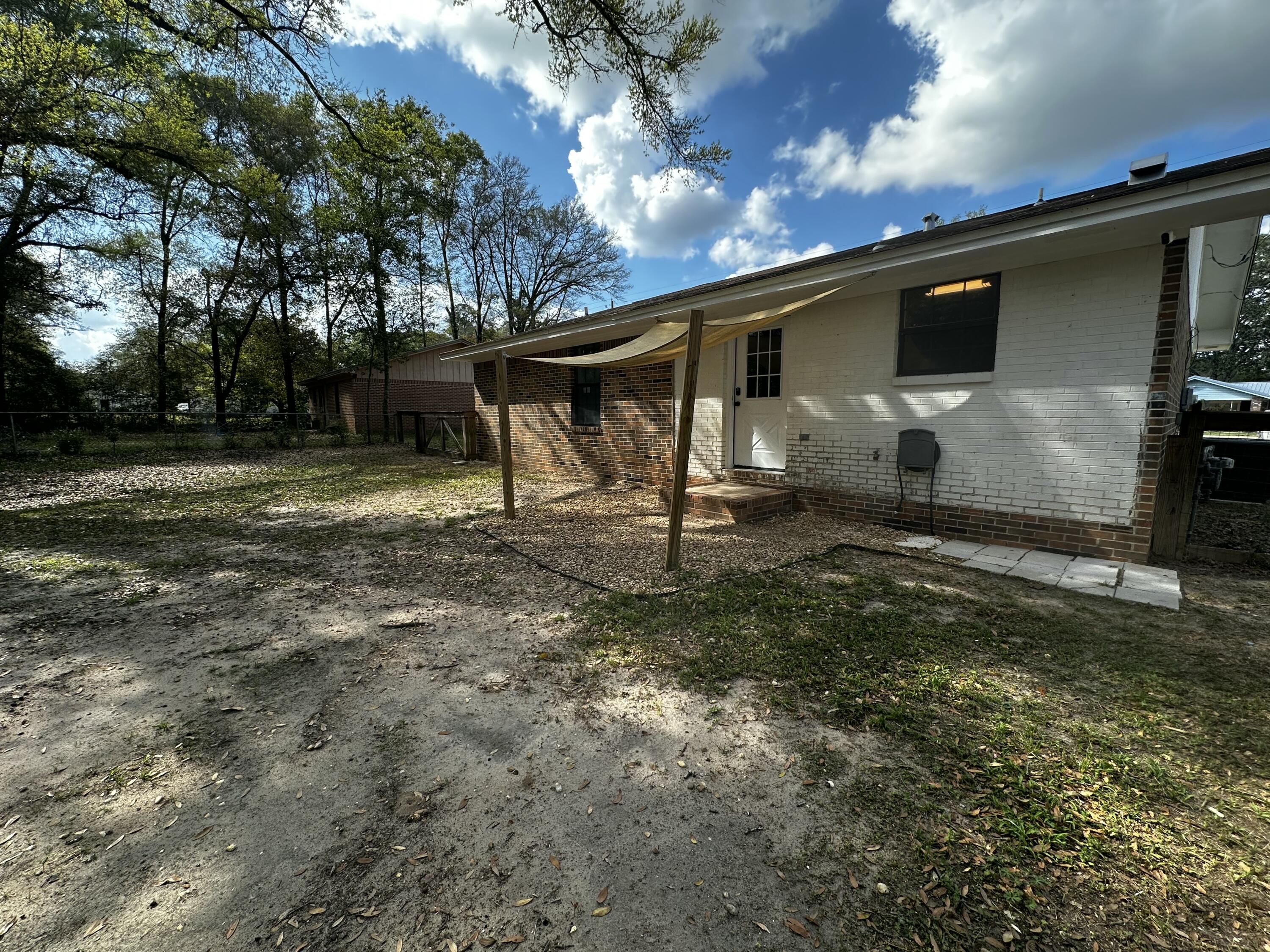 556 Lee Avenue Crestview, FL 32539 - Photo 4 of 5 7