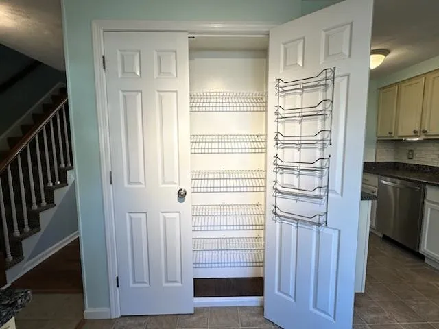 $371,000 | 18 Colonial Square, Unit 18, Peterborough, NH 03458