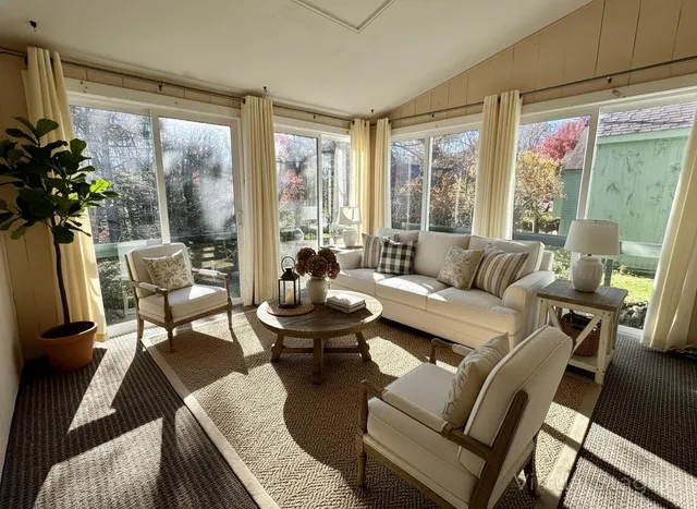 $371,000 | 18 Colonial Square, Unit 18, Peterborough, NH 03458