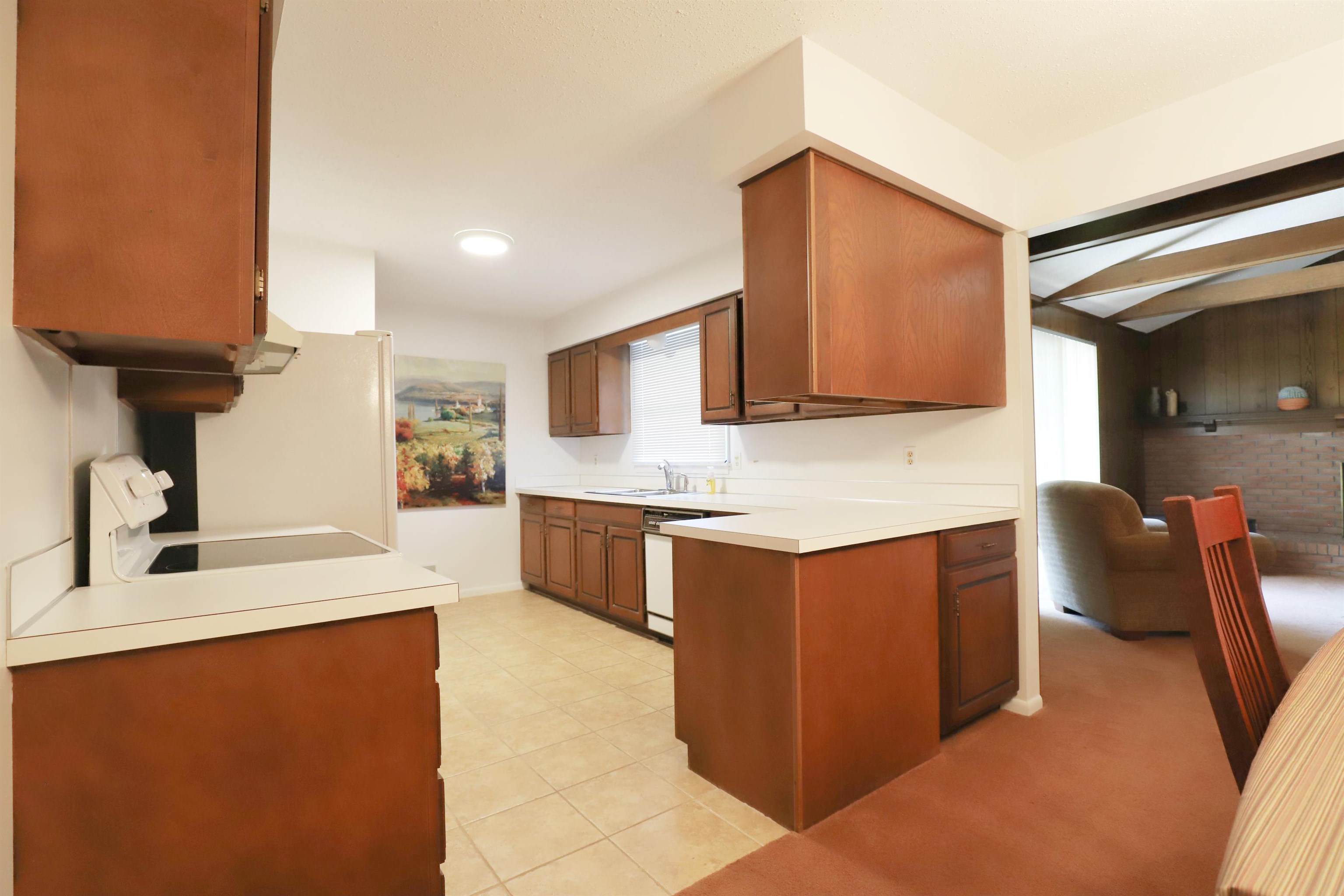 508 Daniel Flushing, MI 48433 - Photo 9 of 31 50118264-8.JPG