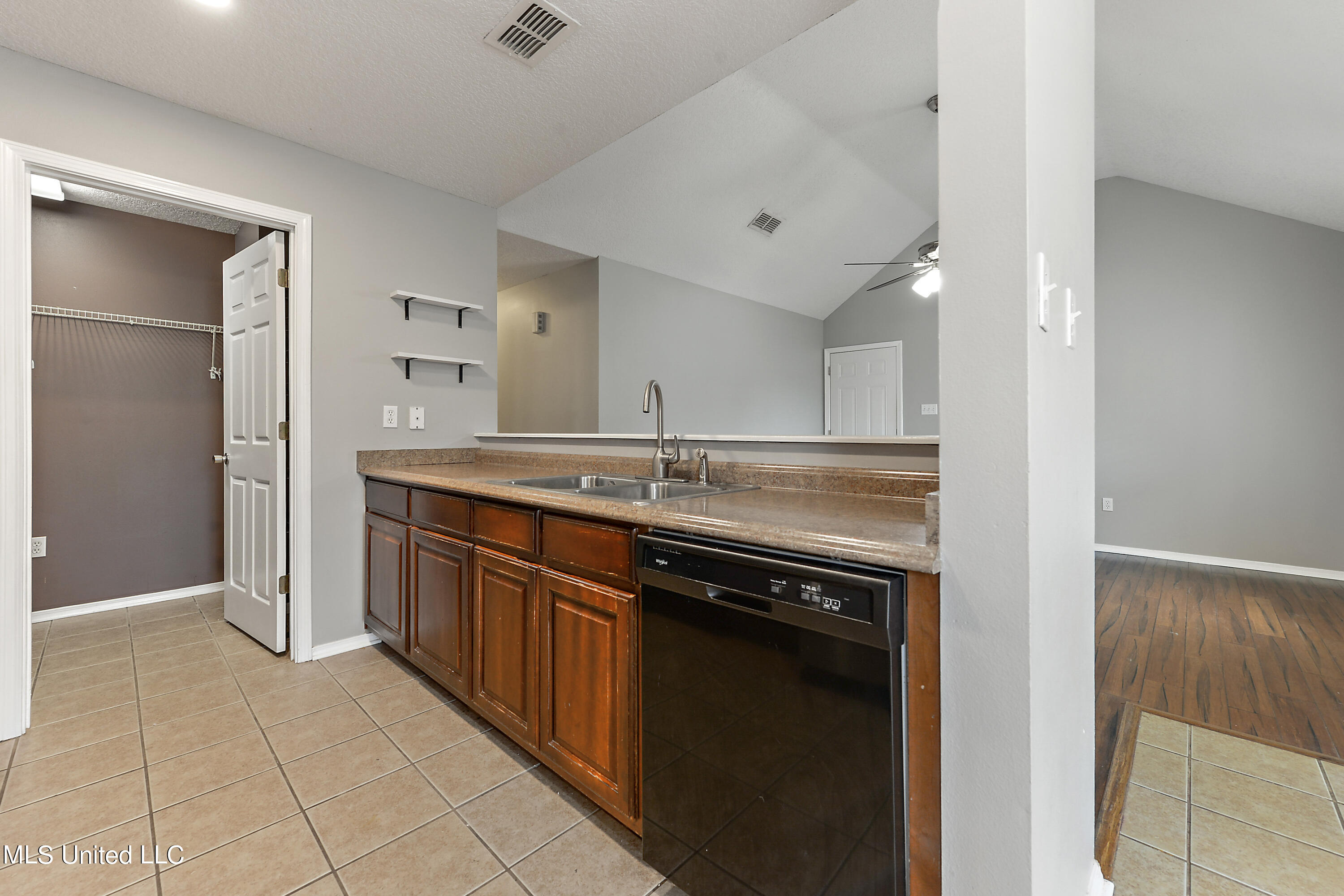 13446 Addison Avenue Gulfport, MS 39503 - Photo 7 of 21 007