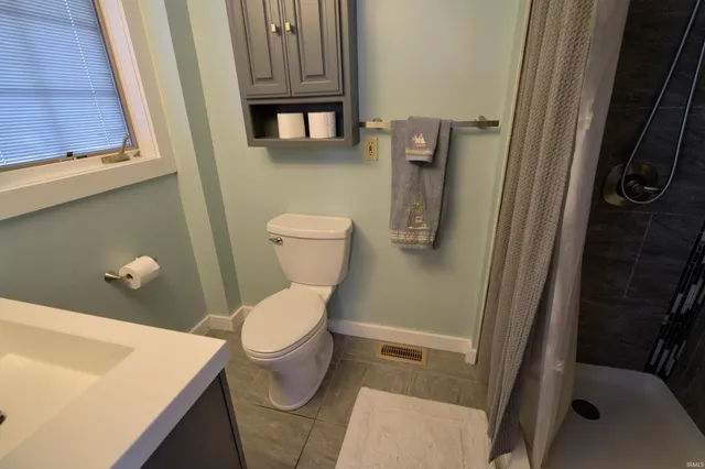 $325,000 | 8917 East Circle Drive North, Syracuse, IN 46567